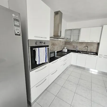 Beautiful Two Bedroom In Center Of Qawra St. Paul's Bay Exterior photo