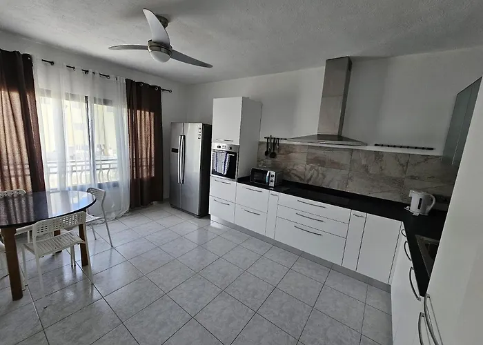 Beautiful Two Bedroom In Center Of Qawra