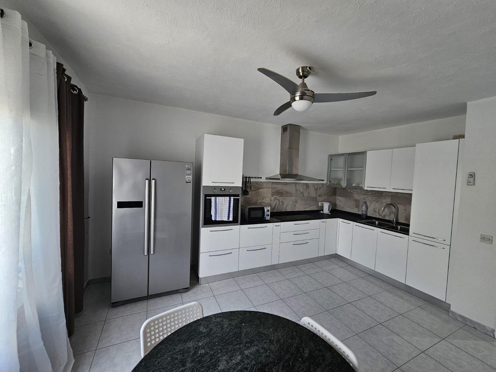 Apartment Beautiful Two Bedroom In Center Of Qawra *